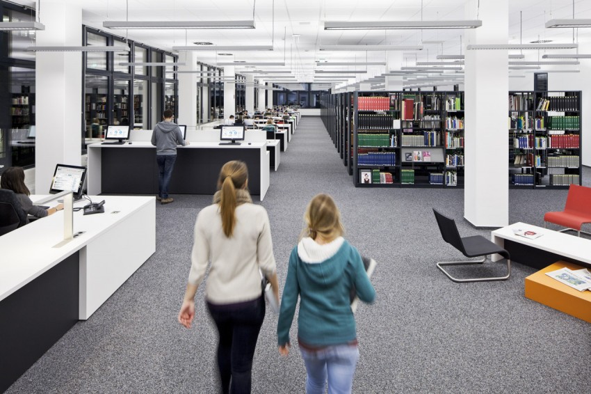 Lesesaal Universitätsbibliothek Paderborn